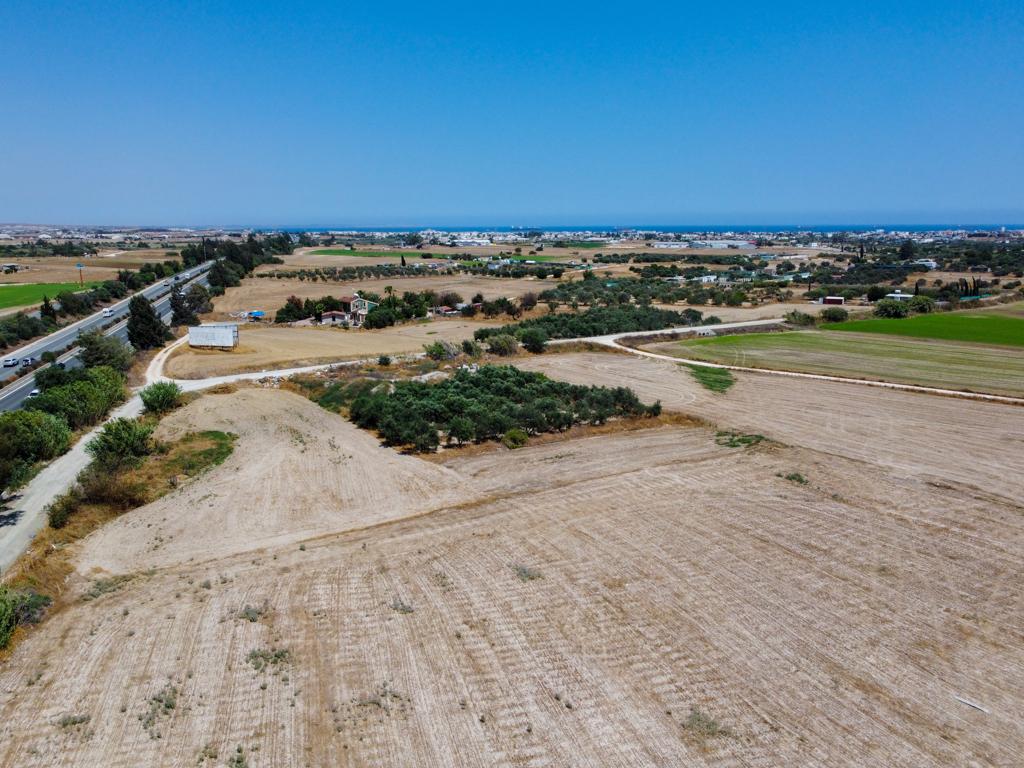 agricultural-field-for-sale-in-apostolos-loukas-quarter-in-aradipou-CY2413