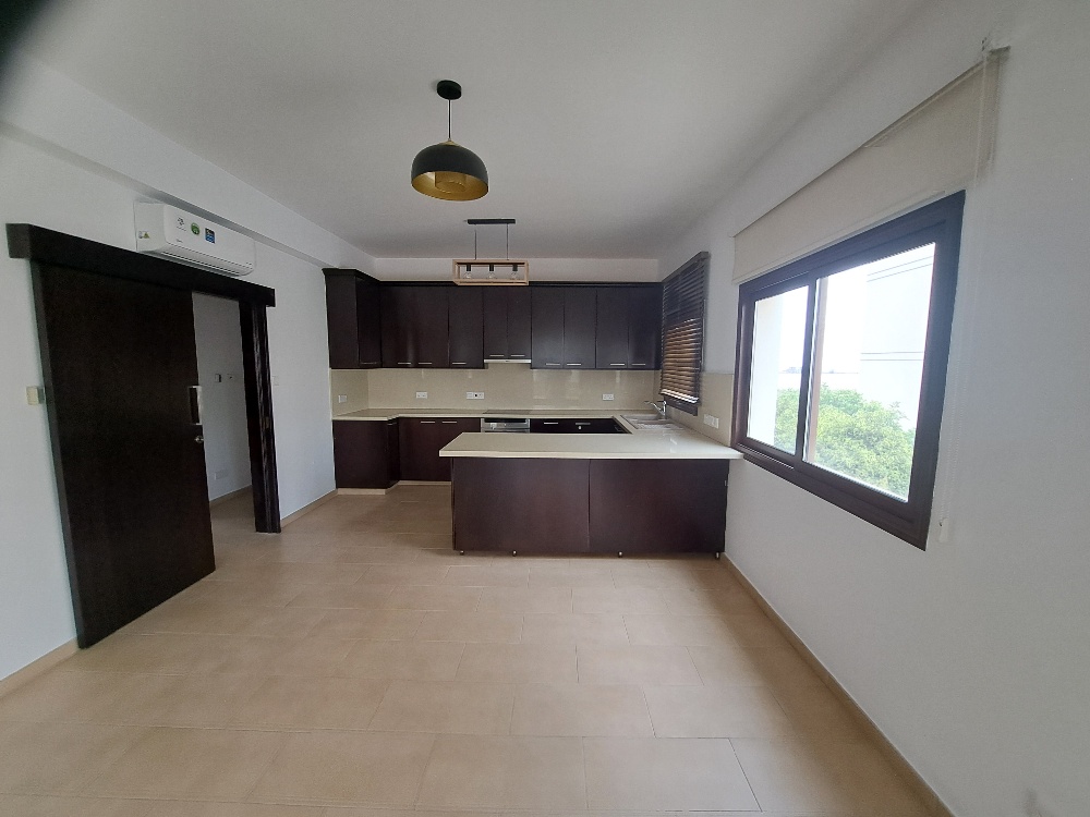 upper-house-for-rent-near-the-port-CY2363