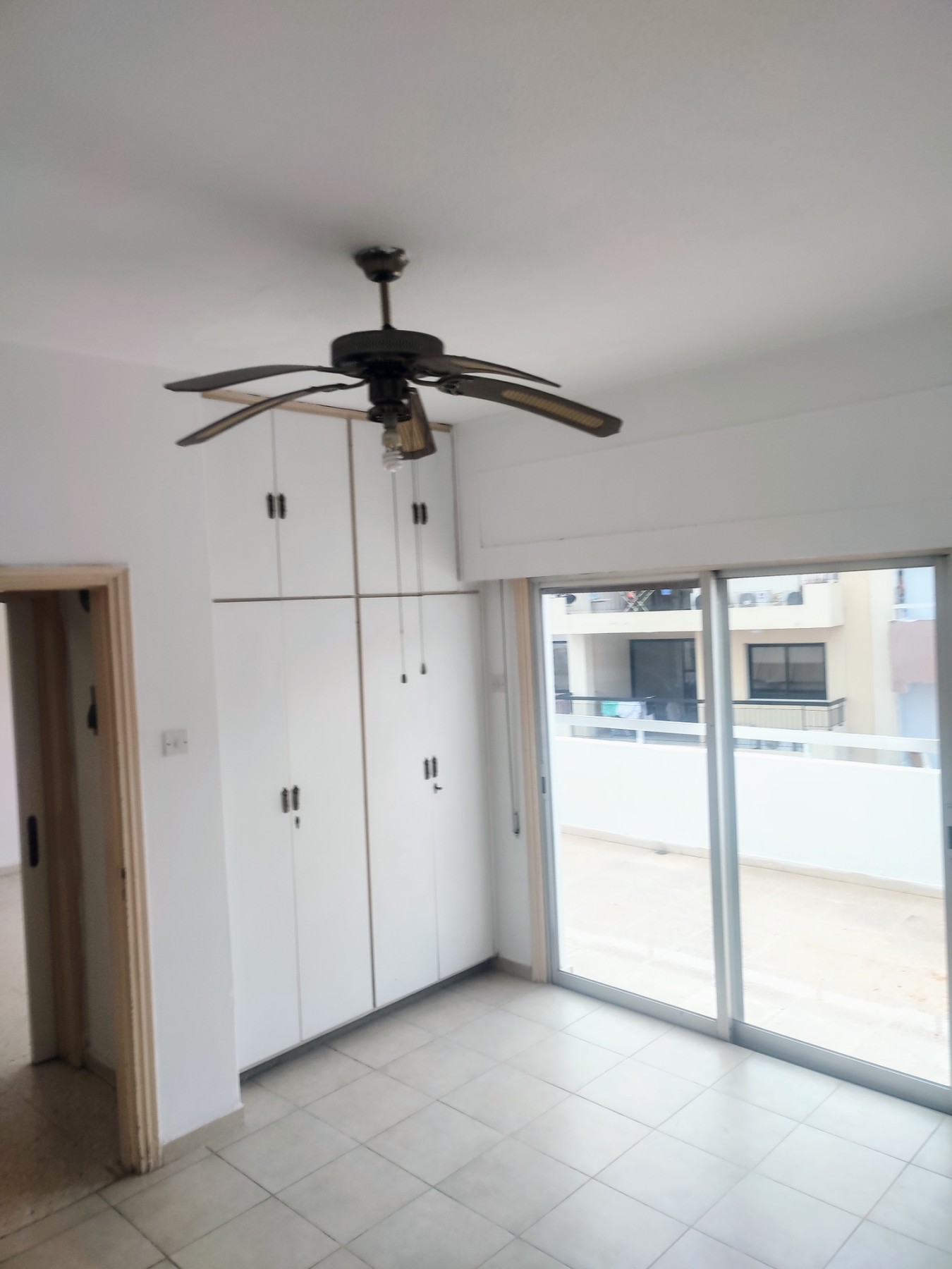 apartment-for-sale-near-finikoudes-CY2334