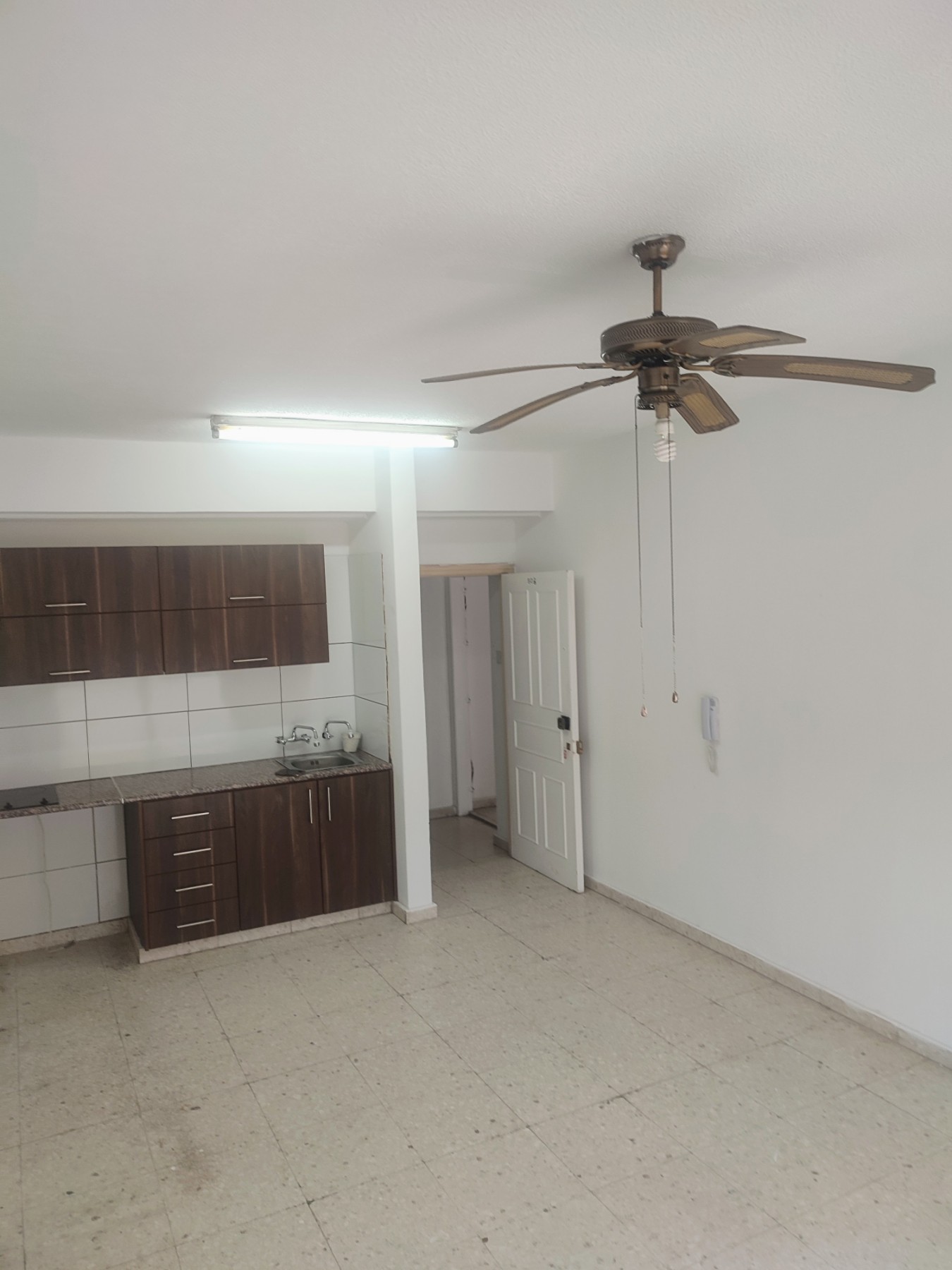 apartment-for-sale-near-finikoudes-CY2333