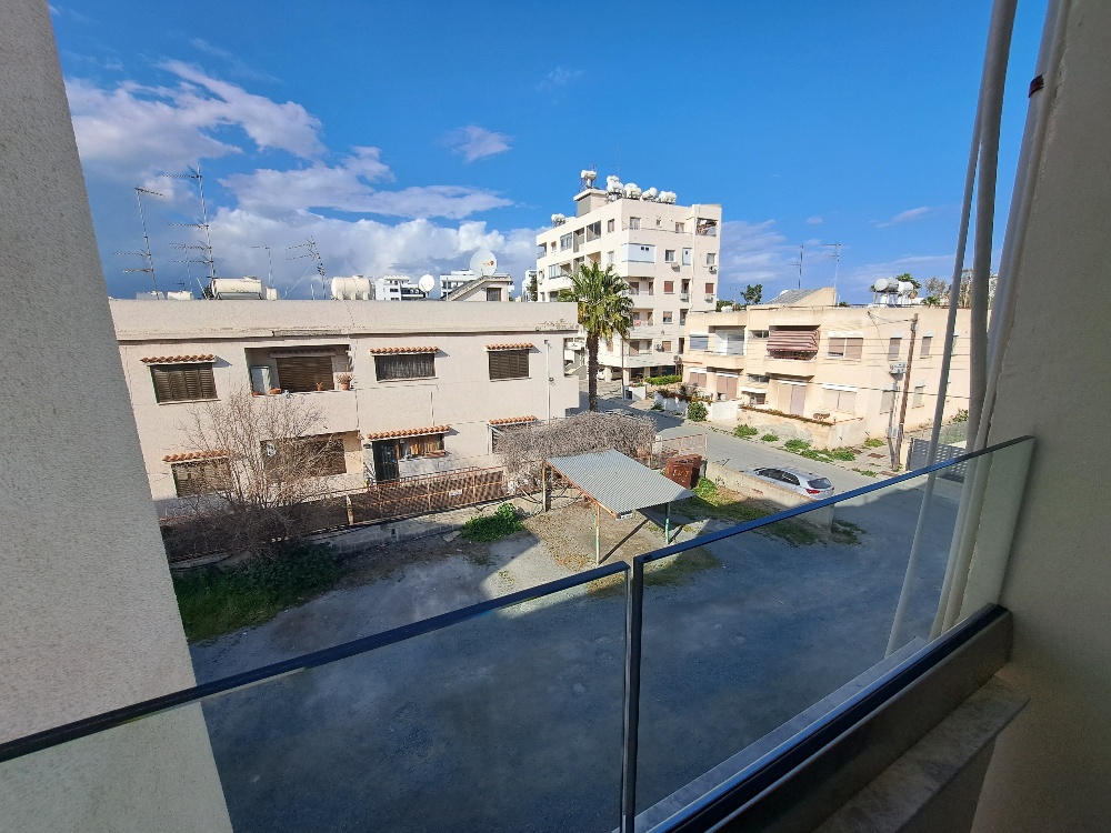 three-bedrooms-flat-for-rent-in-faneromeni-CY2308