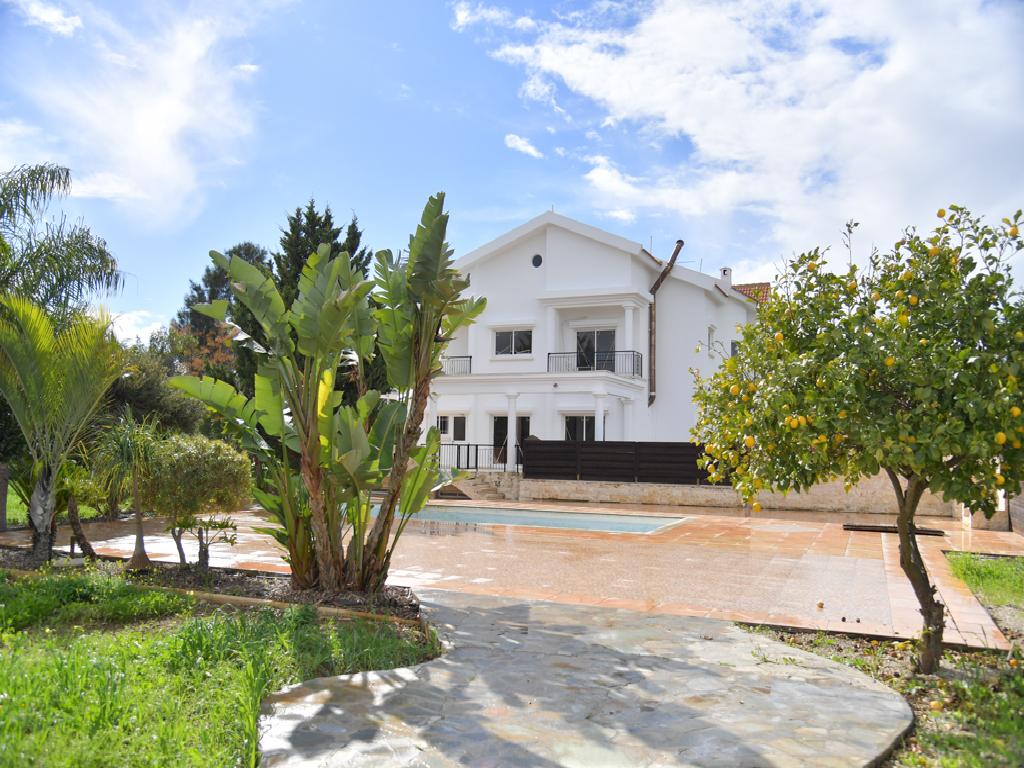 two-storey-house-with-private-pool-and-basement-in-kiti-CY2282