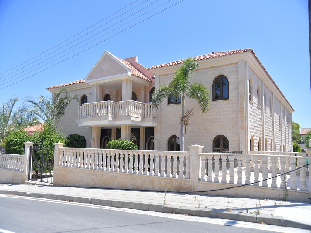 detached-two-storey-villa-in-oroklini-community-in-larnaca-district-CY2204