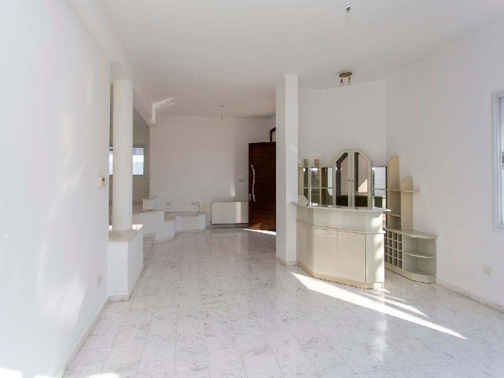 detached-split-level-house-in-larnaca-district-CY2202