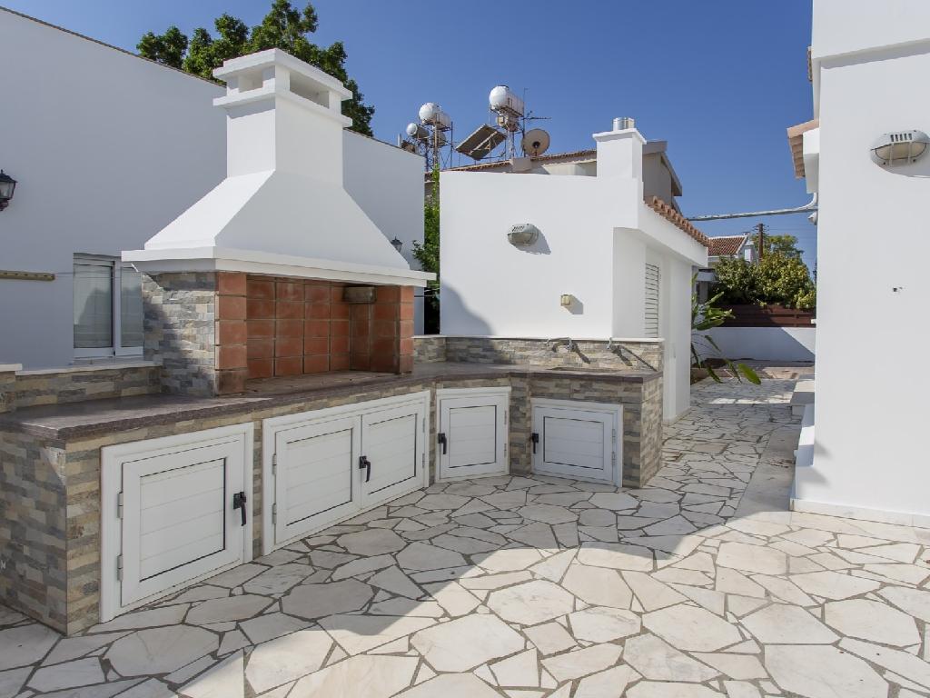 detached-split-level-house-in-larnaca-district-CY2202