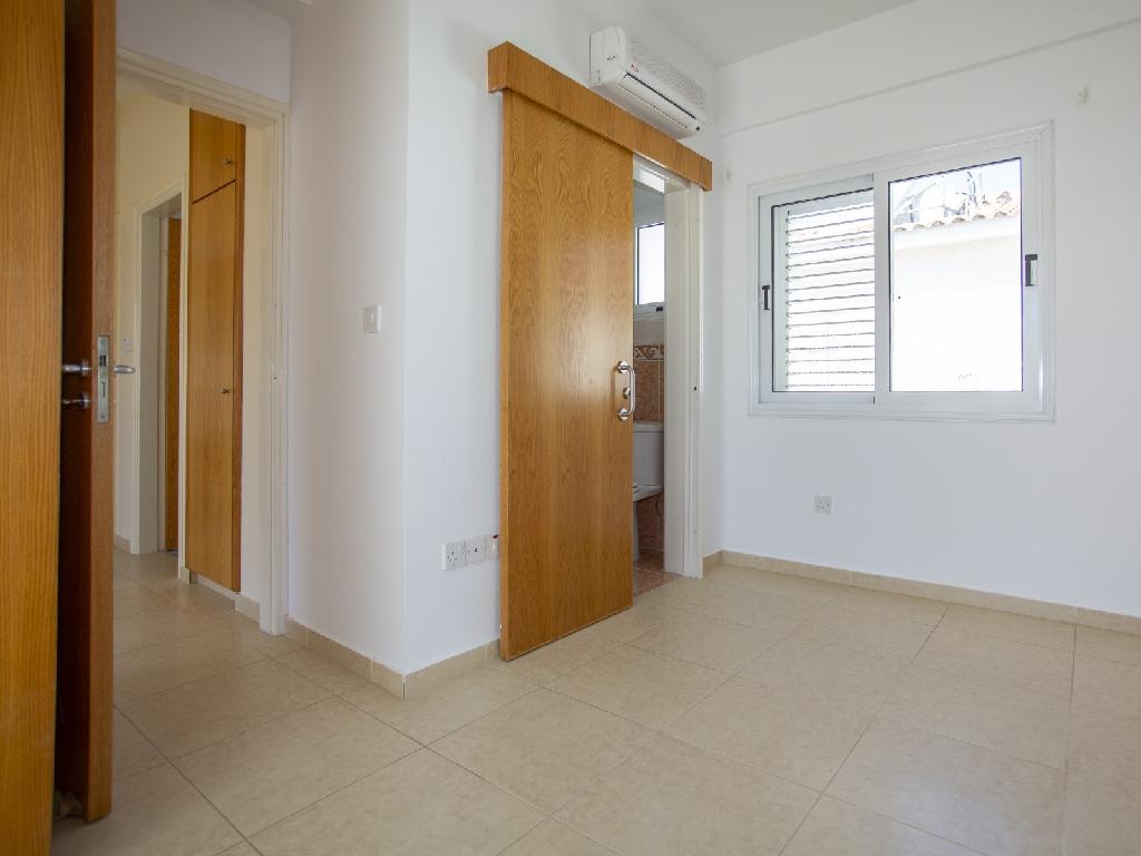 two-storey-house-in-the-popular-location-of-pernera-in-paralimni-CY2188