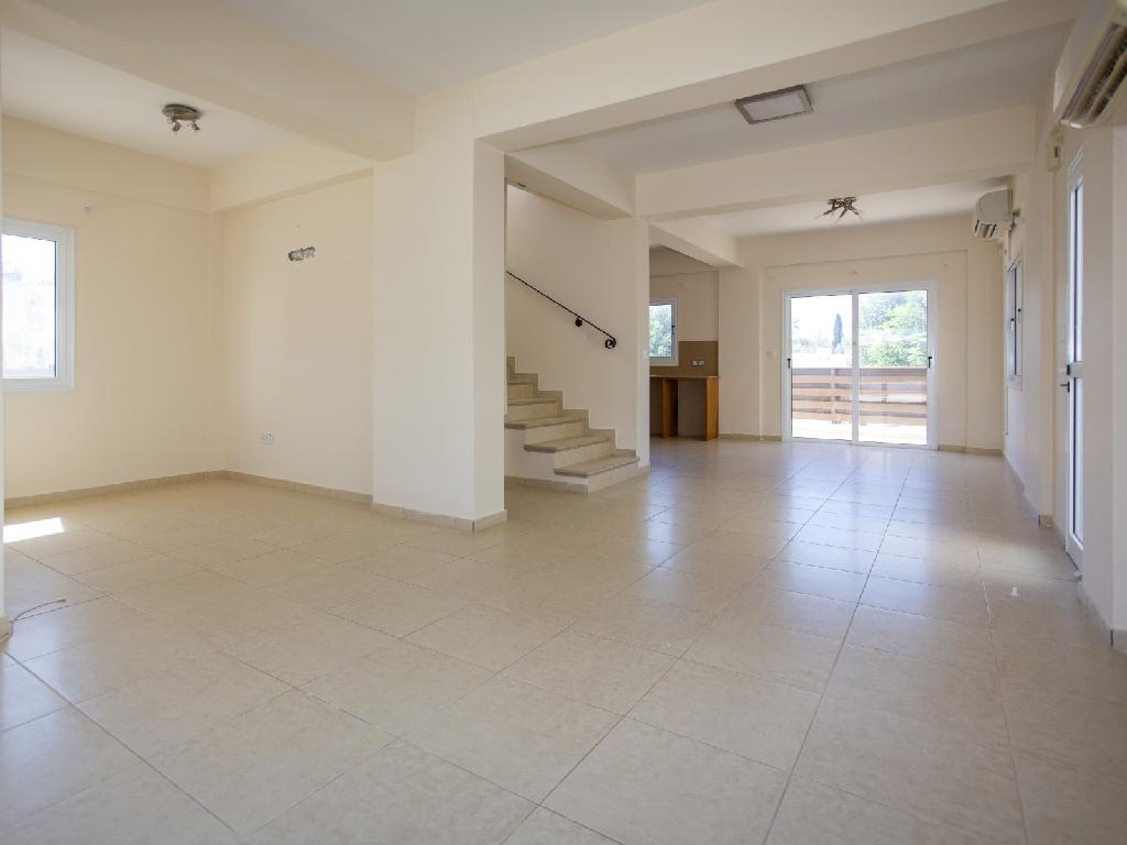 two-storey-house-in-the-popular-location-of-pernera-in-paralimni-CY2188