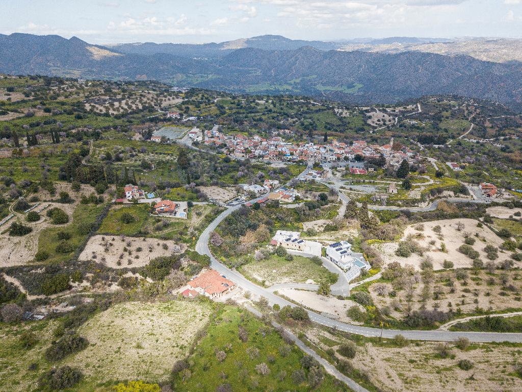 residential-field-for-sale-in-a-quiet-area-in-kato-lefkara-village-in-larnaca-distric-CY2097