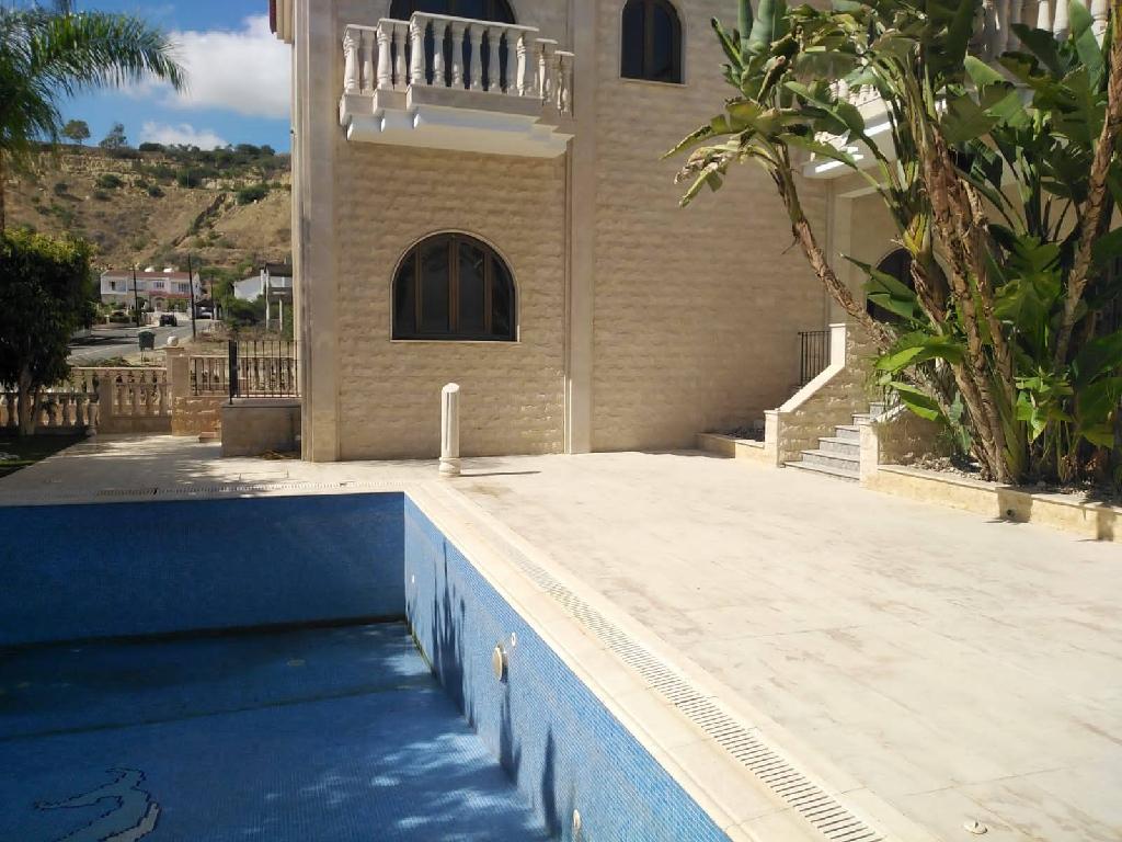 luxurious-house-for-sale-in-oroklini-CY1995