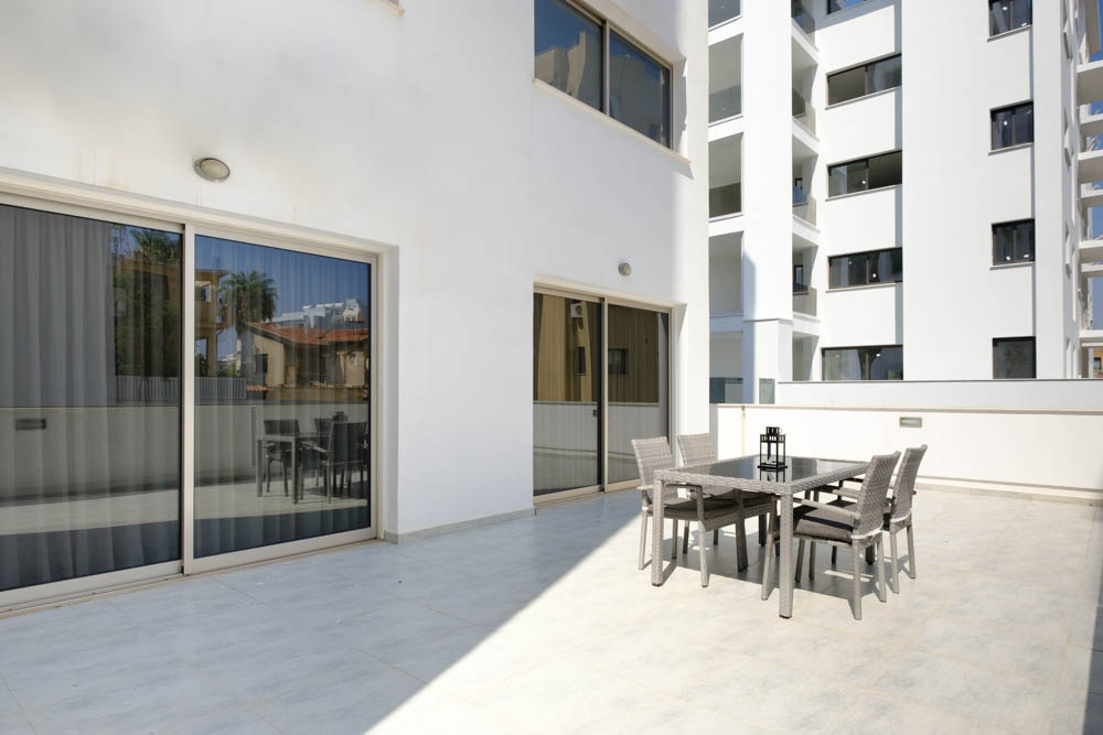 luxurious-flat-for-rent-in-larnaca-city-center-CY1984