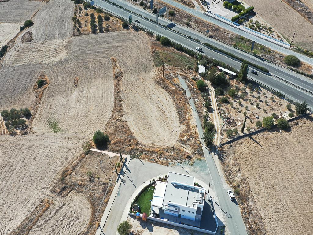 residential-field-in-apostolos-louka-in-aradipou-CY1978