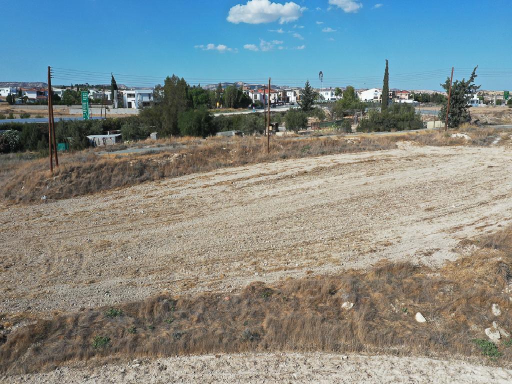 residential-field-in-apostolos-louka-in-aradipou-CY1978