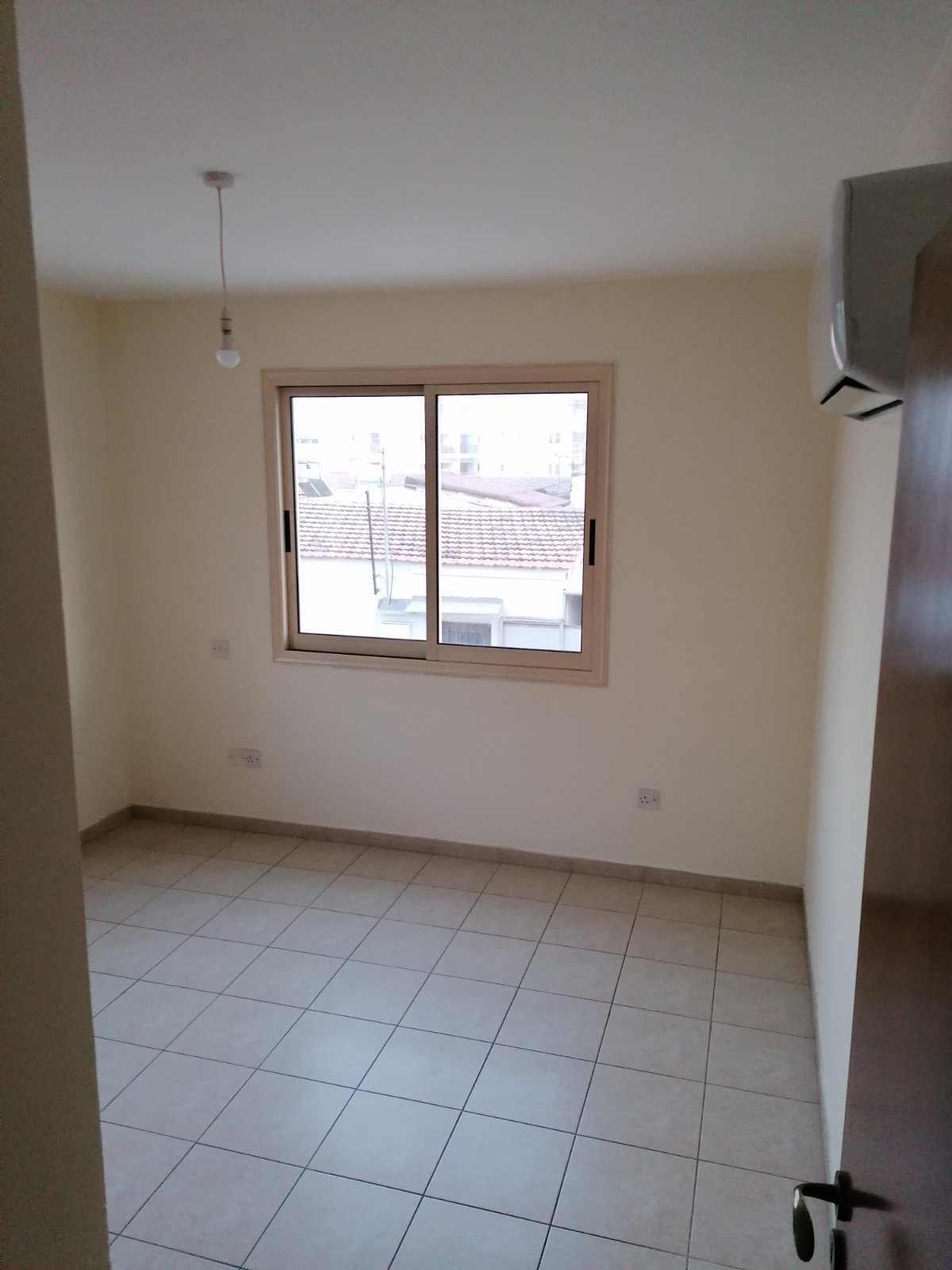 three-bedroom-flat-for-rent-CY2467