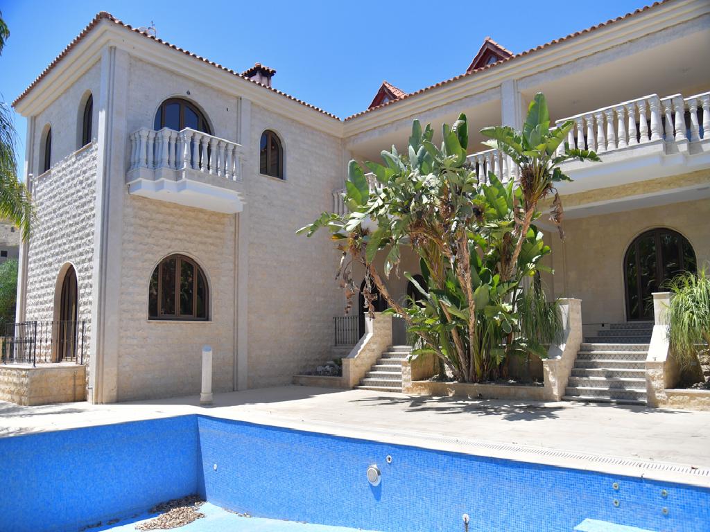 detached-two-storey-villa-in-oroklini-community-in-larnaca-district-CY2204