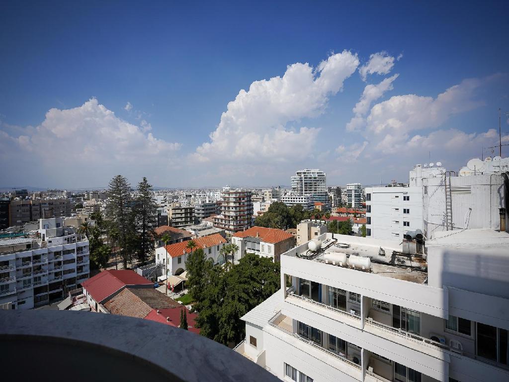 one-bedroom-apartment-for-sale-in-finikoudes-larnaca-CY2499