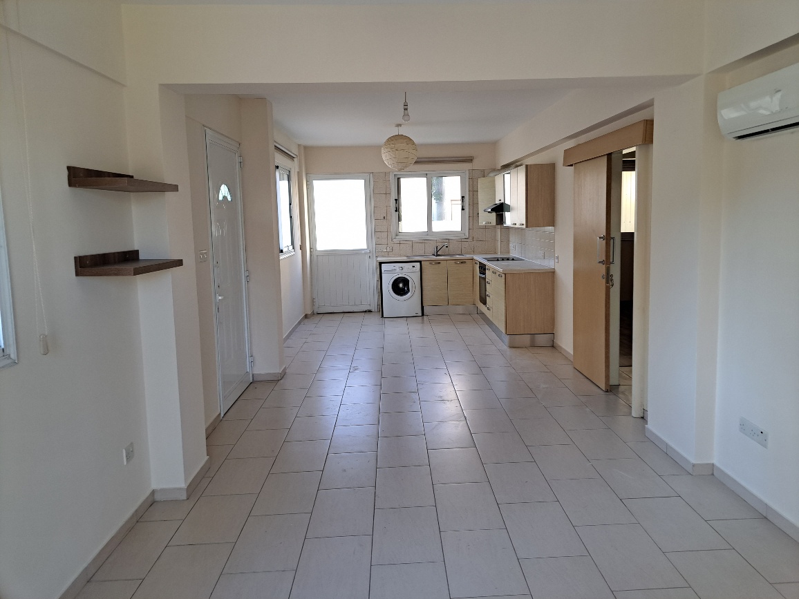 ground-floor-apartment-for-rent-CY2489