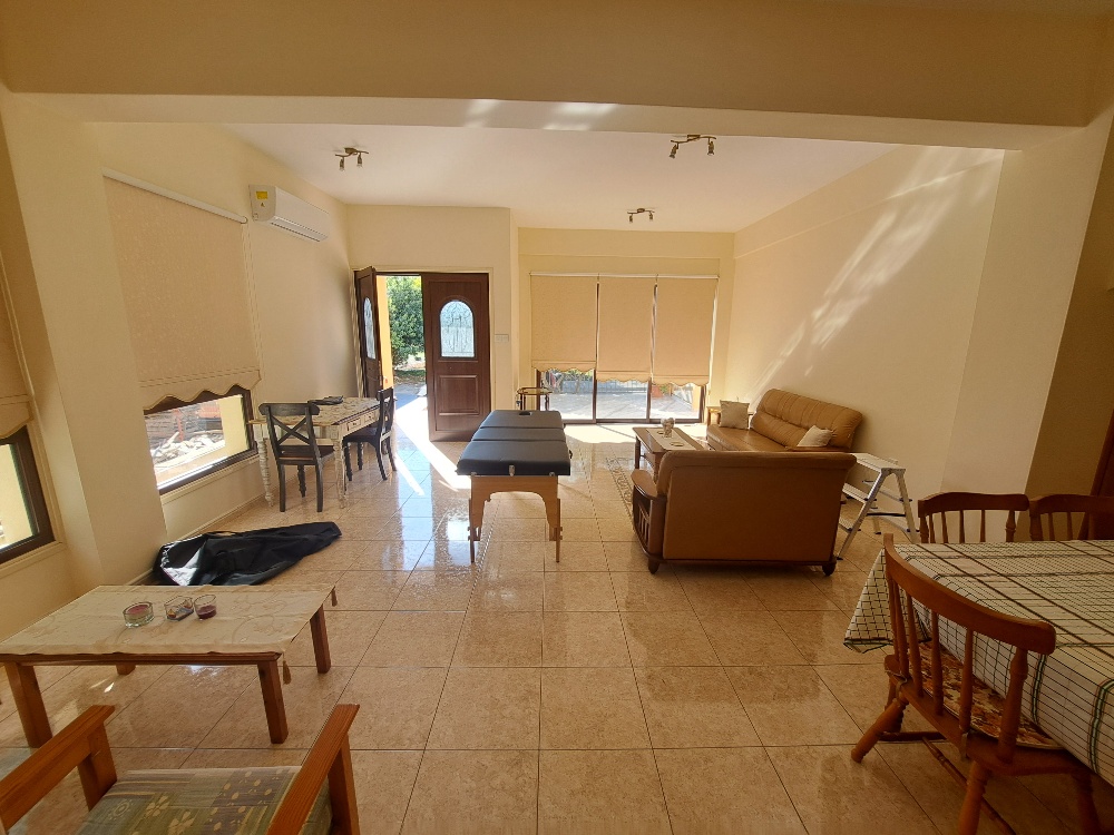 hoiuse-for-rent-in-livadia-CY2556